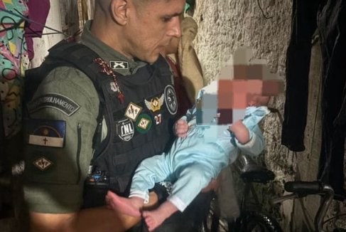 policiais-salvam-recem-nascido-de-5-dias-que-parou-de-respirar-no-recife