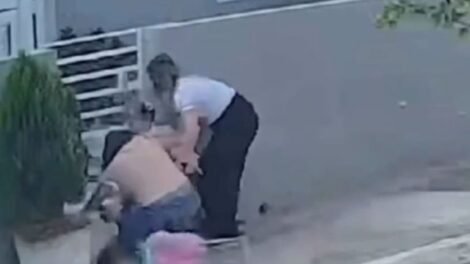 cameras-registram-ataque-de-pit-bull-a-mulher-que-tentava-proteger-criancas-em-iguaracy-pe