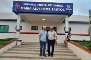 prefeito-ze-pretinho-e-senador-humberto-costa-visitam-hospital-de-quixaba
