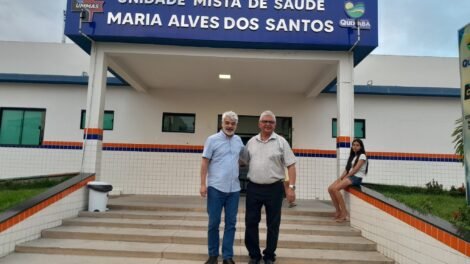 prefeito-ze-pretinho-e-senador-humberto-costa-visitam-hospital-de-quixaba