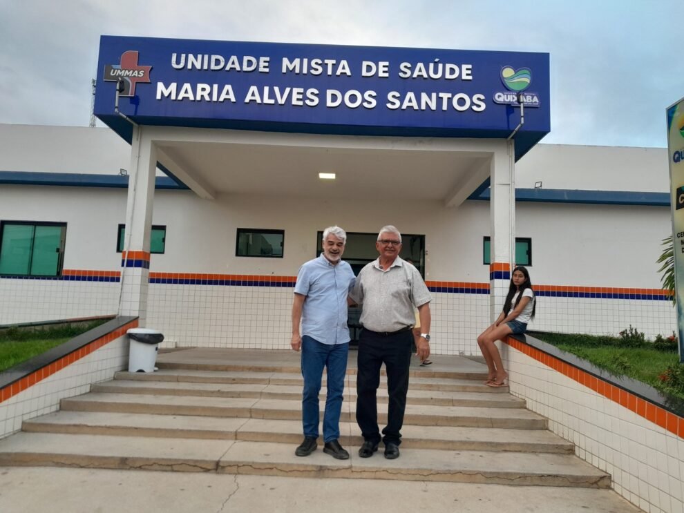 prefeito-ze-pretinho-e-senador-humberto-costa-visitam-hospital-de-quixaba