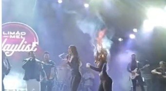 video:-fogo-atinge-cabelo-de-integrante-da-banda-limao-com-mel-durante-show
