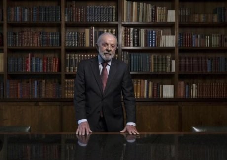 lula-diz-que-quer-conversar,-mas-nao-pretende-“baixar-a-cabeca”-pra-trump