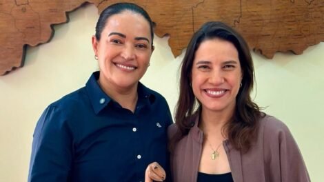 raquel-lyra-inaugura-sistema-de-abastecimento-de-agua-em-henrique-dias,-distrito-de-sertania