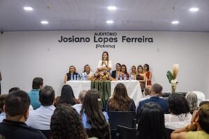 itapetim-da-posse-a-11-novos-servidores-aprovados-em-concurso-publico-de-2022