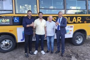 iguaracy-recebe-dois-novos-micro-onibus-escolares-por-meio-de-programa-estadual