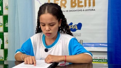 aluna-maria-isabel,-de-itapetim,-e-finalista-do-concurso-ler-bem-2025