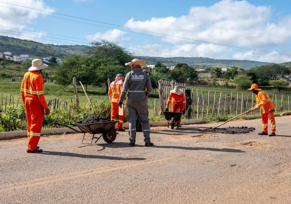 governo-de-pernambuco-inicia-operacao-tapa-buracos-na-pe-378-apos-solicitacao-de-doutor-ismael