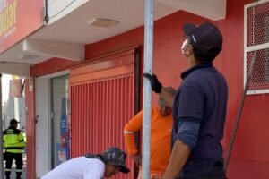 transito:-prefeitura-de-afogados-comeca-a-sinalizar-rua-diomedes-gomes