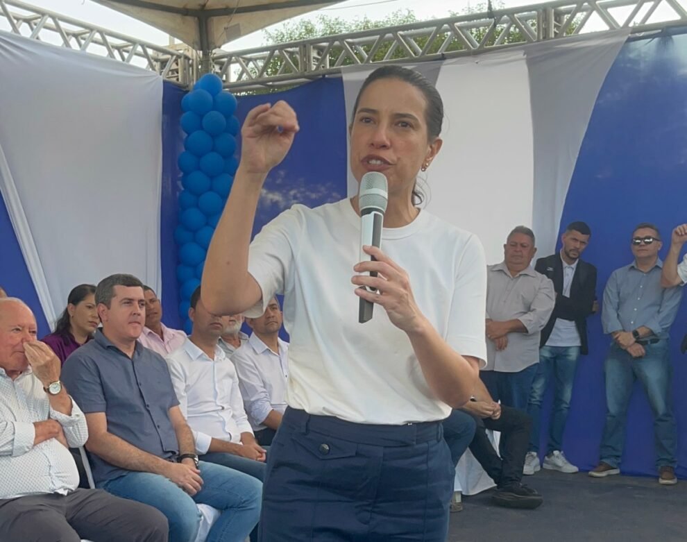 raquel-lyra-rebate-criticas-politicas-em-visita-a-iguaracy