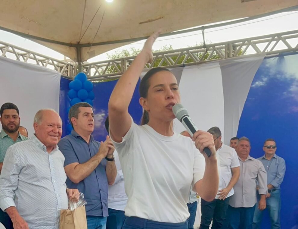 “enquanto-pensam-em-eleicao,-a-gente-trabalha”,-alfineta-raquel 