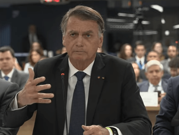 datafolha:-48%-dos-brasileiros-defendem-prisao-de-bolsonaro-por-trama-golpista