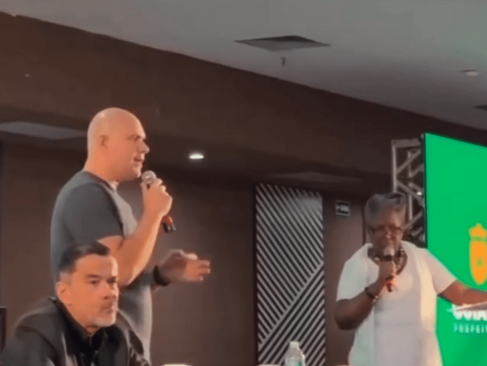 prefeito-expulsa-professora-de-evento-por-usar-pronome-“todes”