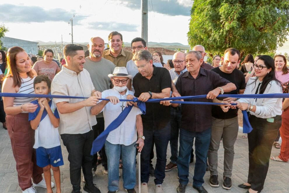 prefeitura-de-afogados-inaugurou-novas-ruas-pavimentadas-no-bairro-sobreira