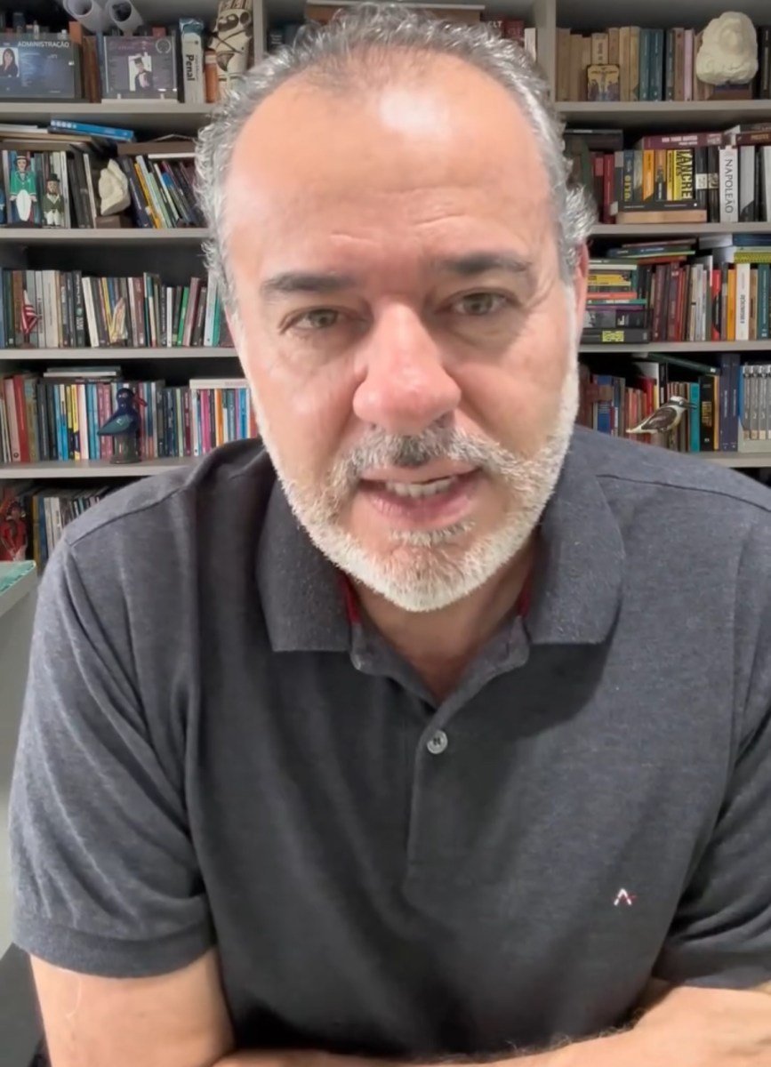 “seguiremos-juntos”,-diz-danilo-cabral-apos-polemica-sobre-sua-saida-da-sudene