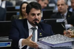 marcos-do-val-e-alvo-de-operacao-da-pf-e-tera-que-colocar-tornozeleira-eletronica