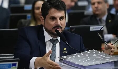 marcos-do-val-e-alvo-de-operacao-da-pf-e-tera-que-colocar-tornozeleira-eletronica