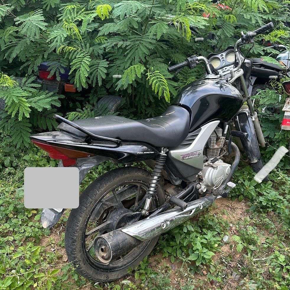 adolescente-colide-moto-em-parede-de-fabrica-em-afogados
