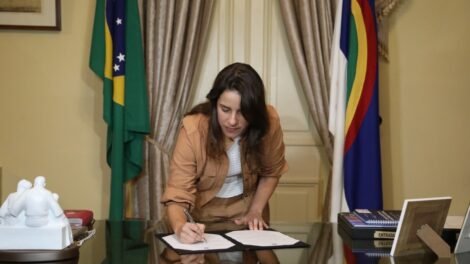 raquel-lyra-nomeia-197-novos-analistas-e-assistentes-para-a-educacao-de-pernambuco