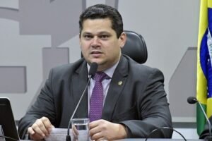 “exercicio-arbitrario-das-proprias-razoes”,-diz-davi-alcolumbre-sobre-ocupacao-das-mesas-diretoras 