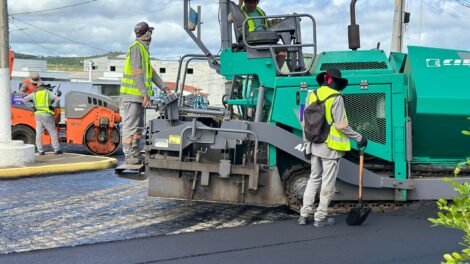 dr.-pedro-alves-comemora-inicio-das-obras-de-asfaltamento-em-varias-ruas-de-iguaracy
