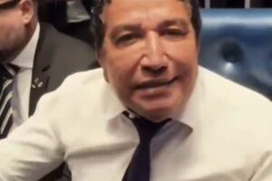 magno-malta-se-acorrenta-por-pautas-bolsonaristas
