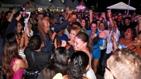 assisao-e-flay-se-apresentam-na-festa-de-agosto-em-jabitaca