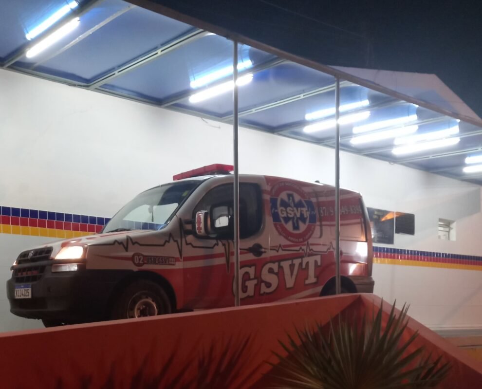 colisao-entre-moto-e-carro-deixa-uma-pessoa-ferida-em-tabira