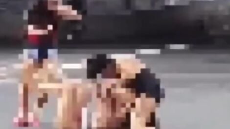 “e-meu”:-duas-mulheres-quase-se-travam-na-faca-por-causa-de-homem-em-flores/pe