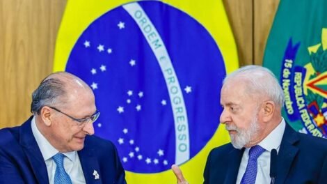 lula-e-alckmin-se-reunirao-sobre-medidas-a-setores-afetados-por-‘tarifaco’-americano