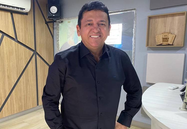 jornalista-carlos-brito,-de-petrolina,-pode-disputar-mandato-na-alepe,-diz-blog