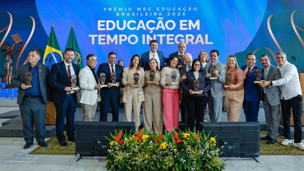 pernambuco-recebe-dois-premios-nacionais-de-educacao-em-cerimonia-no-palacio-do-planalto