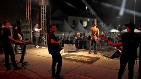 walison-vaqueiro-e-artur-vaqueiro-animaram-festa-de-agosto-em-jabitaca