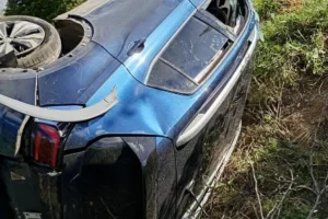 pb:-carro-fica-destruido-apos-acidente-na-br-412-entre-prata-e-monteiro