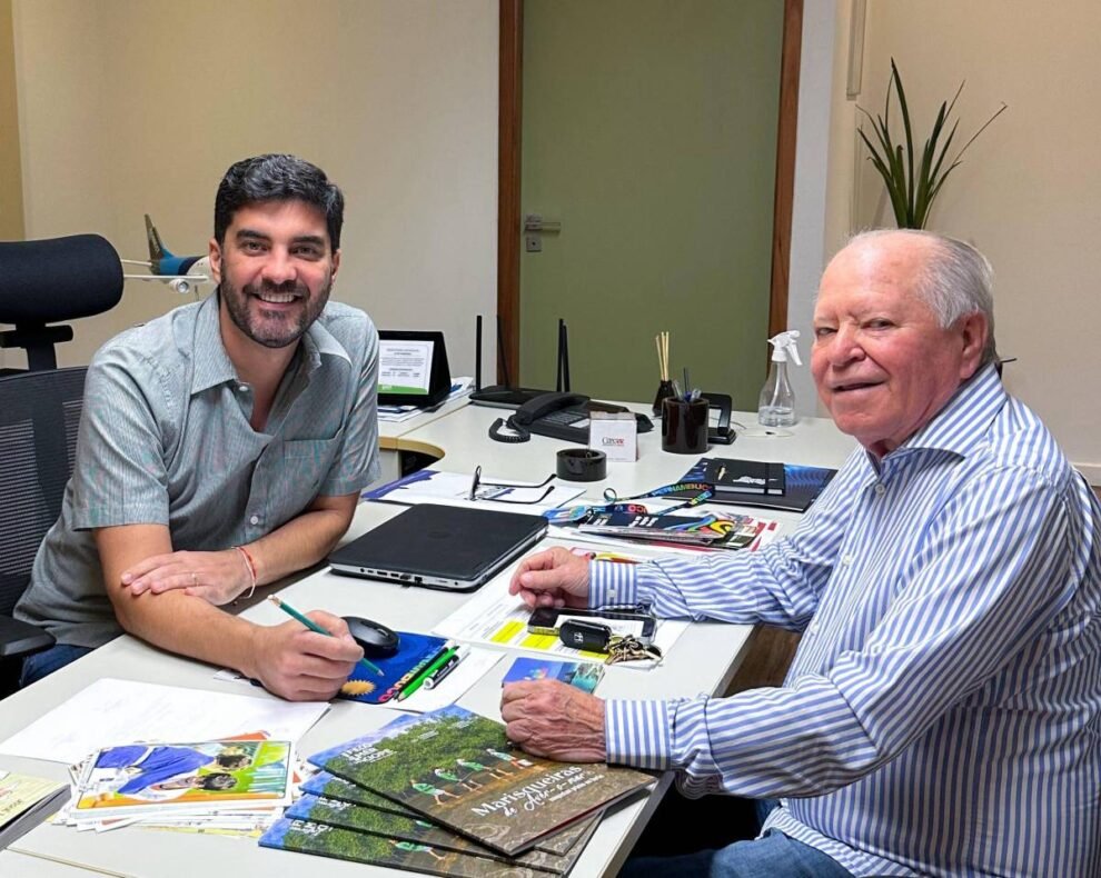 pedro-alves-se-reune-com-kaio-manicoba-para-tratar-de-cultura-e-turismo-em-iguaracy