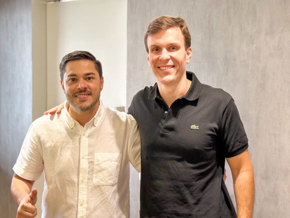 daniel-valadares-se-reune-com-miguel-coelho-e-sinaliza-possivel-apoio-para-2026