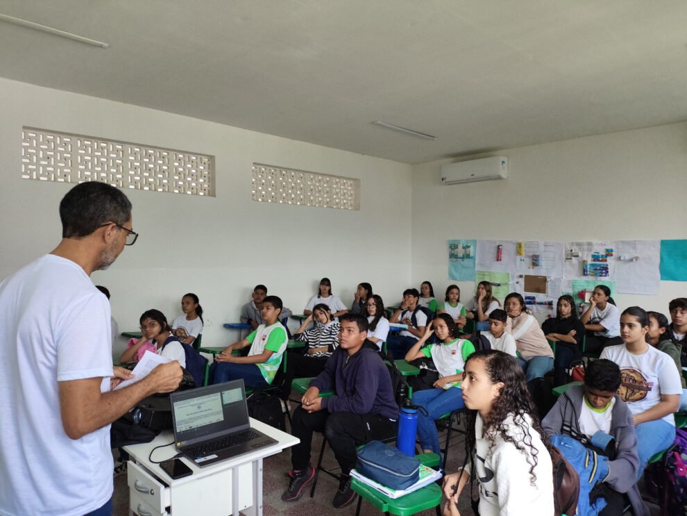 serra:-oficina-de-escrita-criativa-e-projeto-palavras-na-praca-movimentam-a-asl-2025