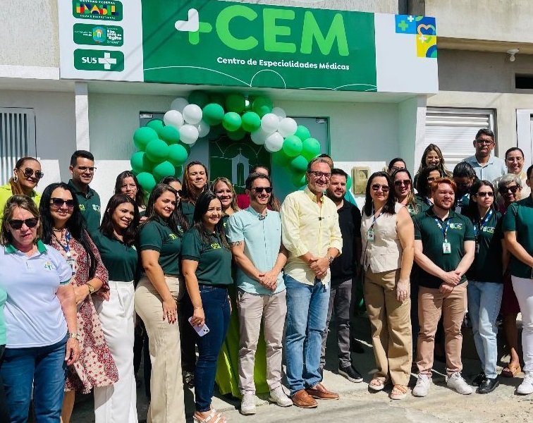 fredson-brito-inaugura-centro-de-especialidades-medicas