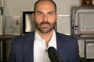 motta-envia-pedido-cassacao-de-eduardo-bolsonaro-ao-conselho-de-etica