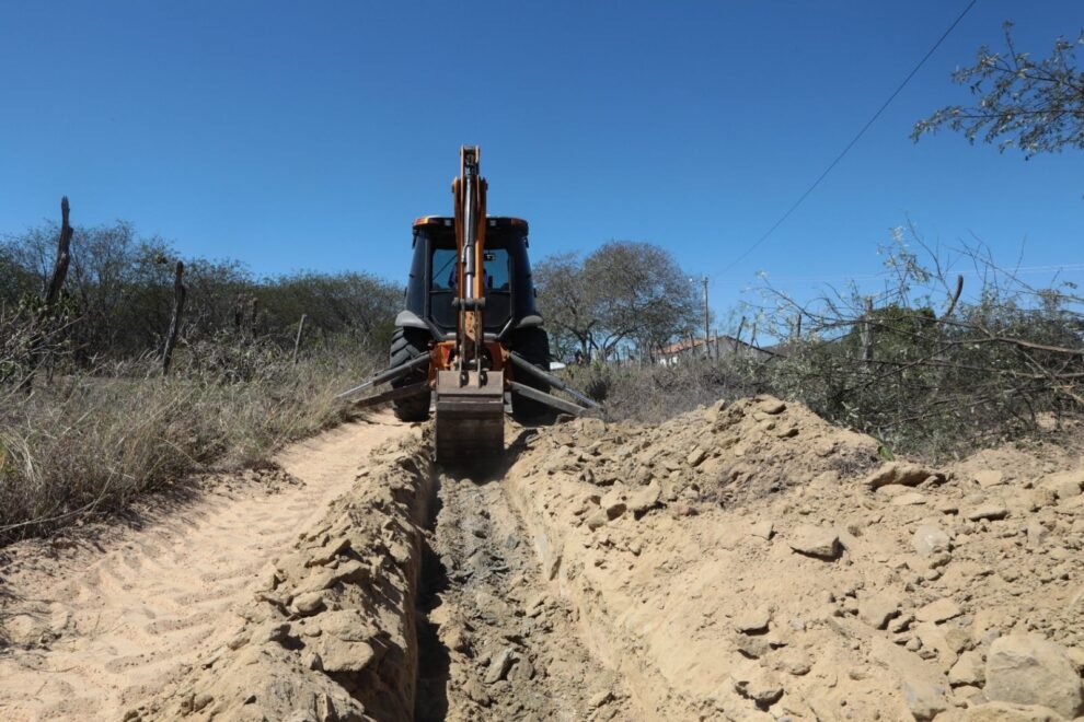 prefeitura-de-afogados-realiza-ampliacao-do-sistema-de-abastecimento-da-encruzilhada