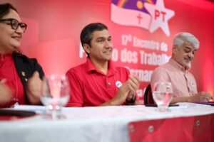 prefeito-de-tabira,-flavio-marques,-prestigia-posse-de-carlos-veras-e-destaca-protagonismo-do-pajeu-na-politica-estadual