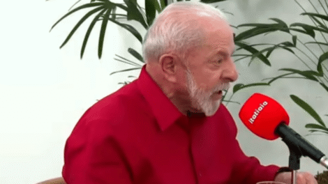 “eduardo-bolsonaro-vai-passar-para-a-historia-como-o-maior-traidor-do-pais”,-diz-lula