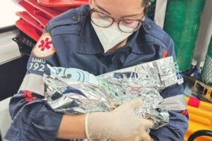 equipe-do-samu-realiza-parto-de-urgencia-dentro-de-ambulancia-em-brejinho
