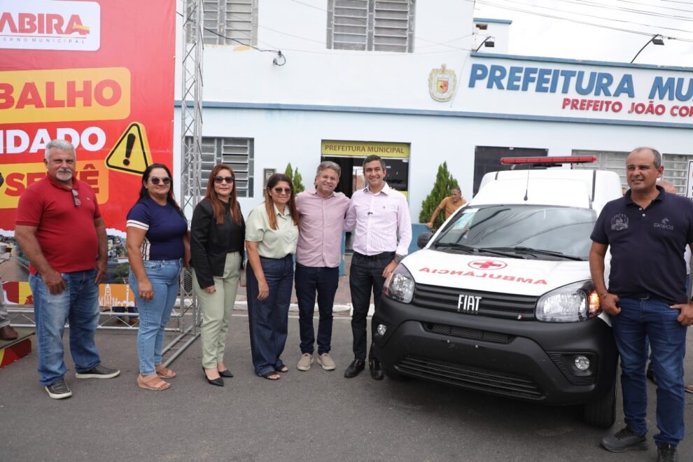 prefeitura-de-tabira-entrega-4a-ambulancia-zero-km-em-apenas-8-meses.-emenda-foi-do-saudoso-deputado-estadual-jose-patriota