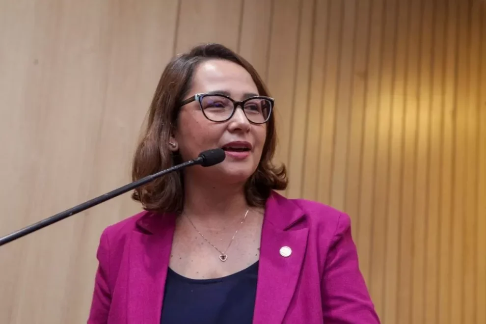 grupo-de-joao-campos-perde-novamente:-tjpe-cassa-liminar-e-debora-almeida-reassume-lideranca-do-psdb-na-alepe