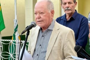 prefeito-dr.-pedro-alves-participou-do-hasteamento-e-arriamento-dos-pavilhoes-no-7-de-setembro-em-iguaracy-e-jabitaca