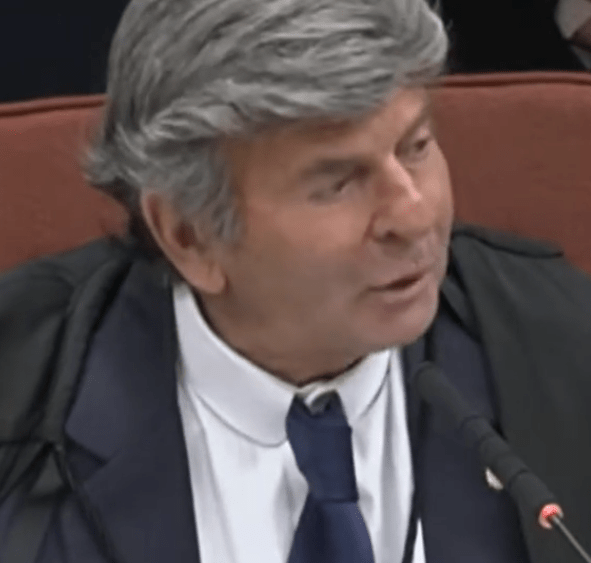 fux-aponta-ausencia-de-dever-juridico-especifico-de-reus-em-omissoes-no-8-de-janeiro