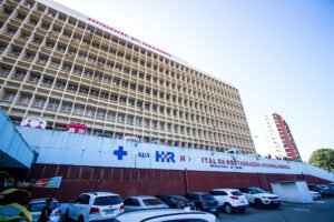 crianca-de-5-anos-e-ferida-no-rosto-com-lamina-por-vizinha-durante-briga-no-pina