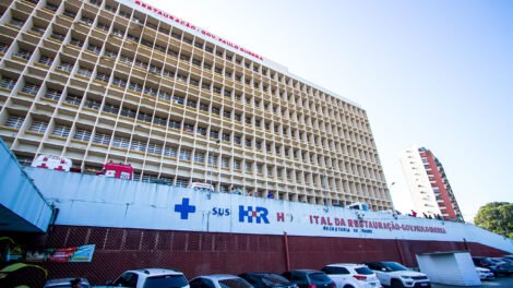 crianca-de-5-anos-e-ferida-no-rosto-com-lamina-por-vizinha-durante-briga-no-pina