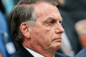 sob-escolta-policial,-bolsonaro-passara-por-procedimento-medico-neste-domingo